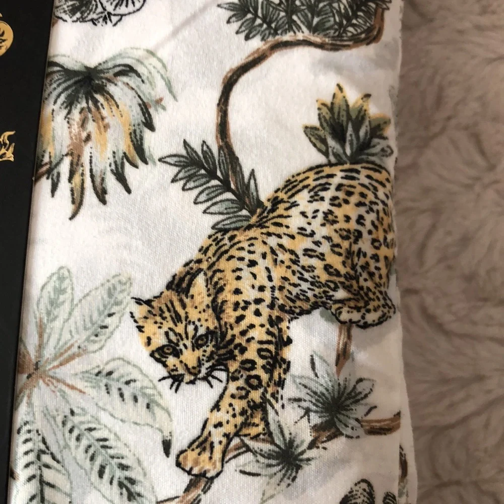 House of Verdi QUEEN Four-Piece Sheet Set with Leopard & Botanical Print